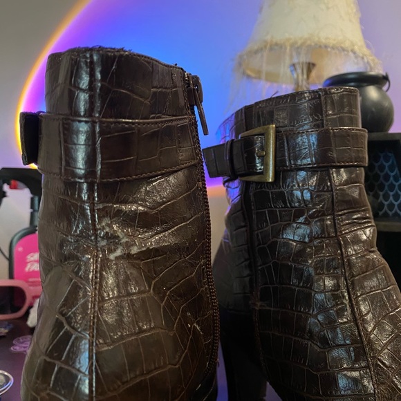 FAUX CROCODILE SKIN SQUARE TOE ZIP-UP BOOT HEELS WITH BUCKLE ✨🤎 [85] - Picture 5 of 6